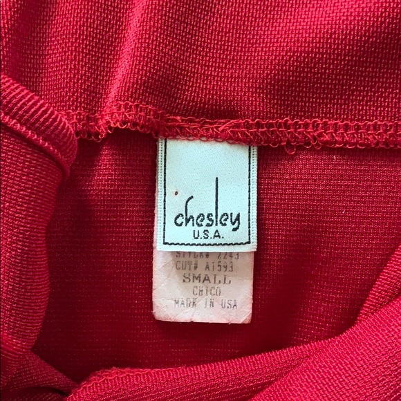 Red dress! - Picture 3 of 4